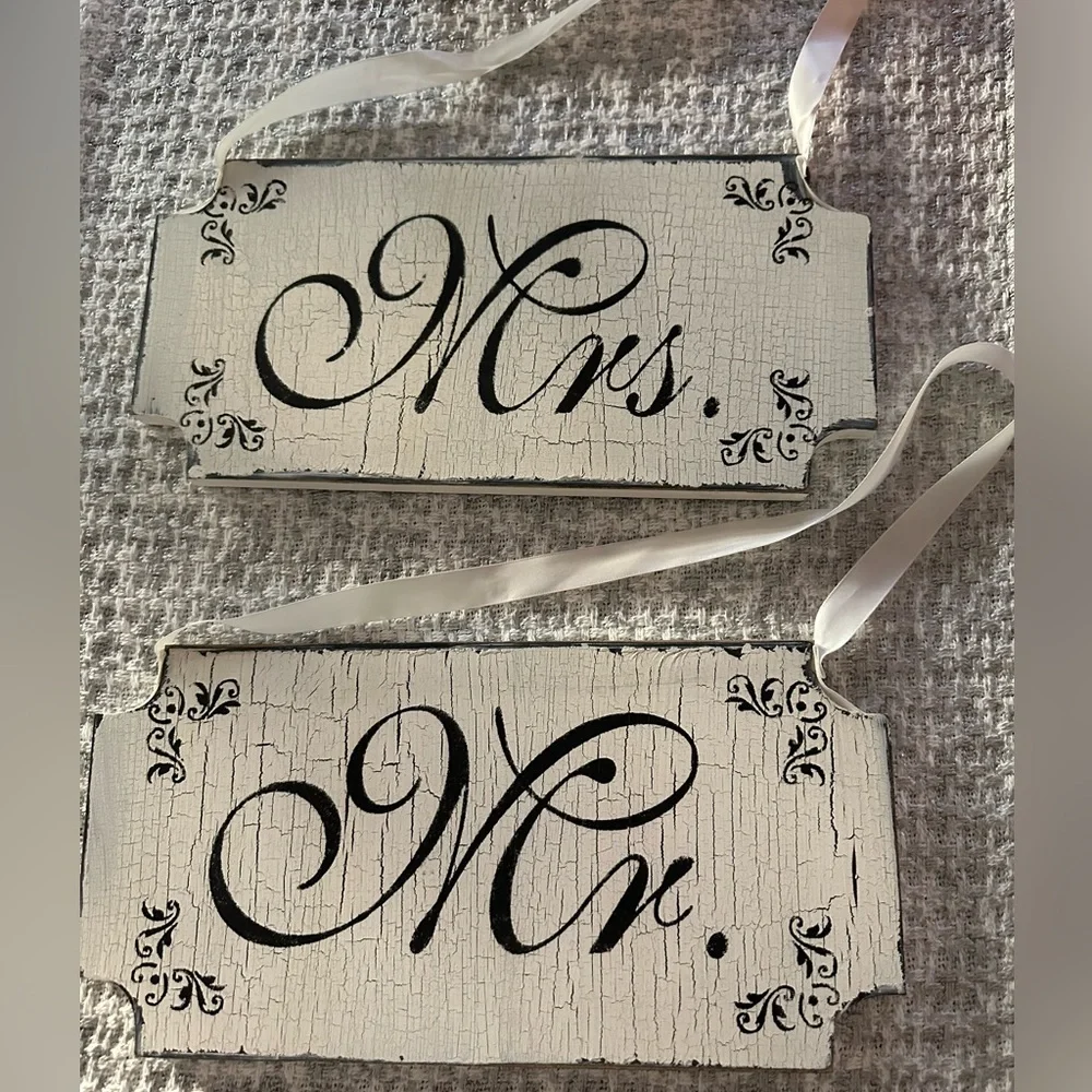 Gorgeous Shabby Chic Mr & Mrs and/or Just & Married Signs for Couples to Hold